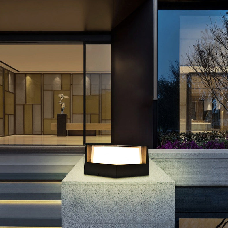 Framed Outdoor Pillar Light | Ormexis