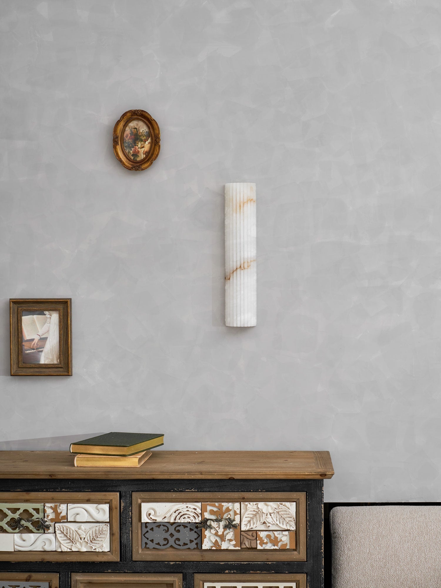 Rula Alabaster Wall Light | Ormexis