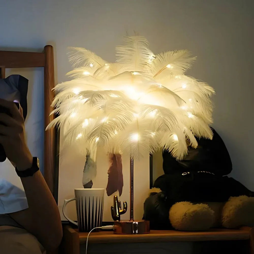 Plume Aura bordslampa | Ormexis