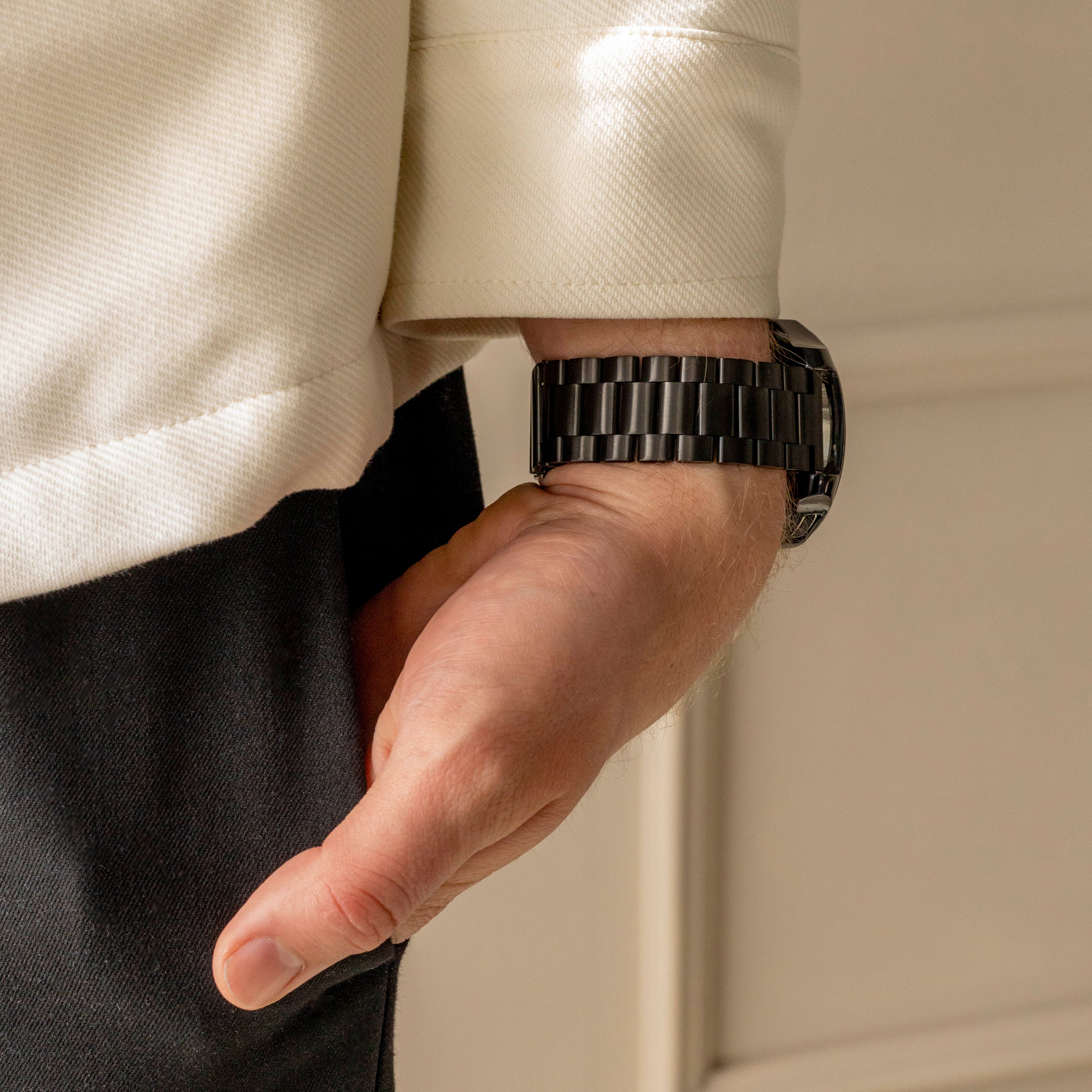 Cinturino per orologio nero da 22mm in acciaio inox con sgancio rapido