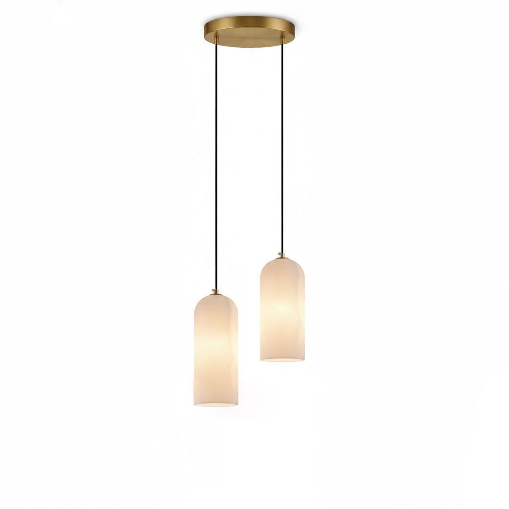 Moderne globependellampe i alabast med messingfinish | Ormexis