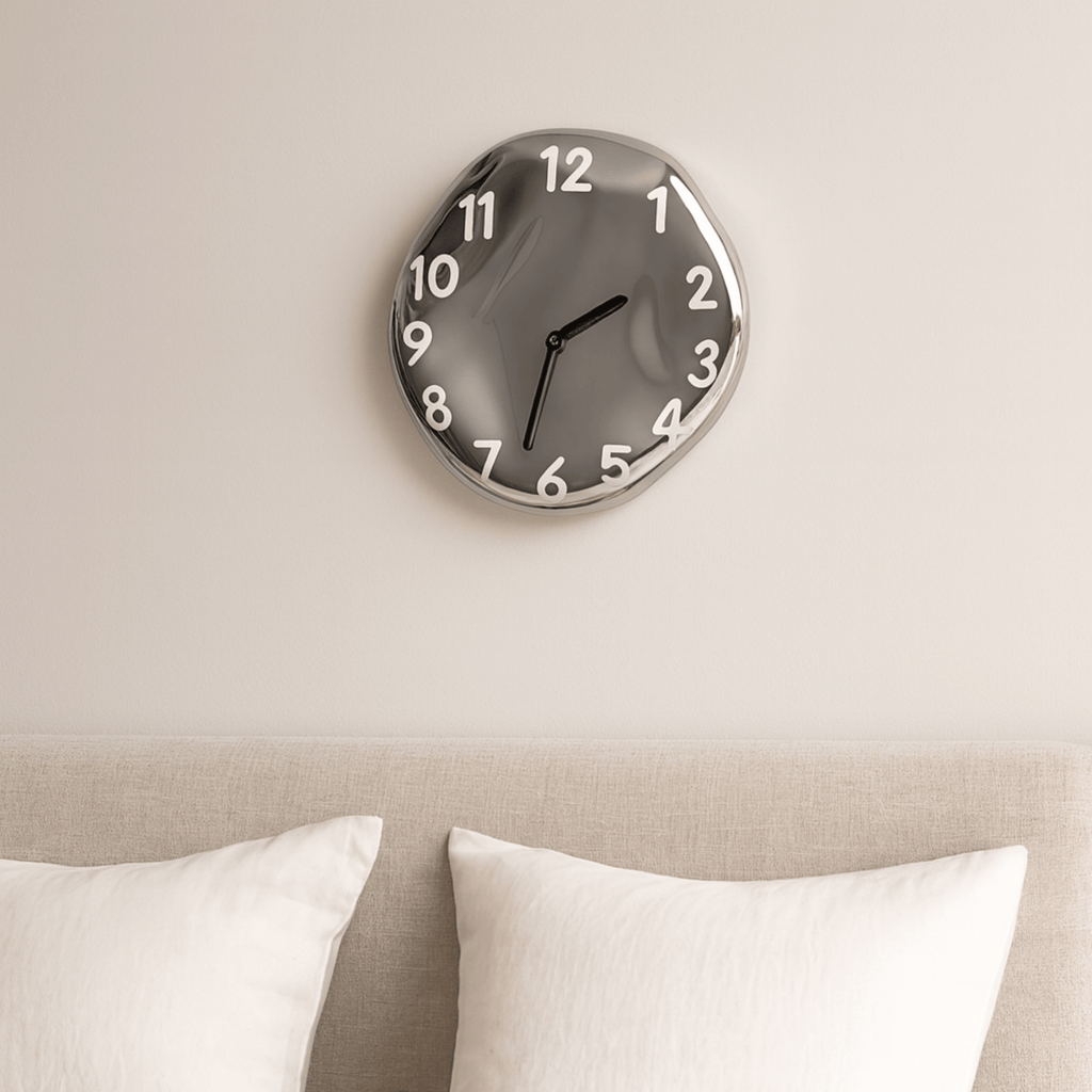 Horloge murale à visage déformé | Ormexis