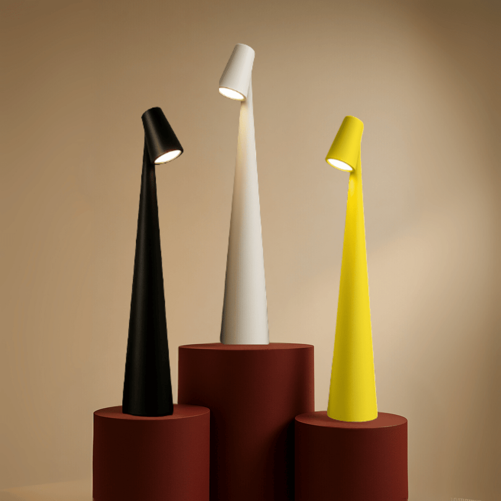Stylová stolní lampa s kovovým povrchem, dobíjecí, pro vnitřní i venkovní použití