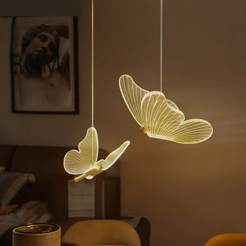 Závěsné světlo Aetherwing s motýlím designem