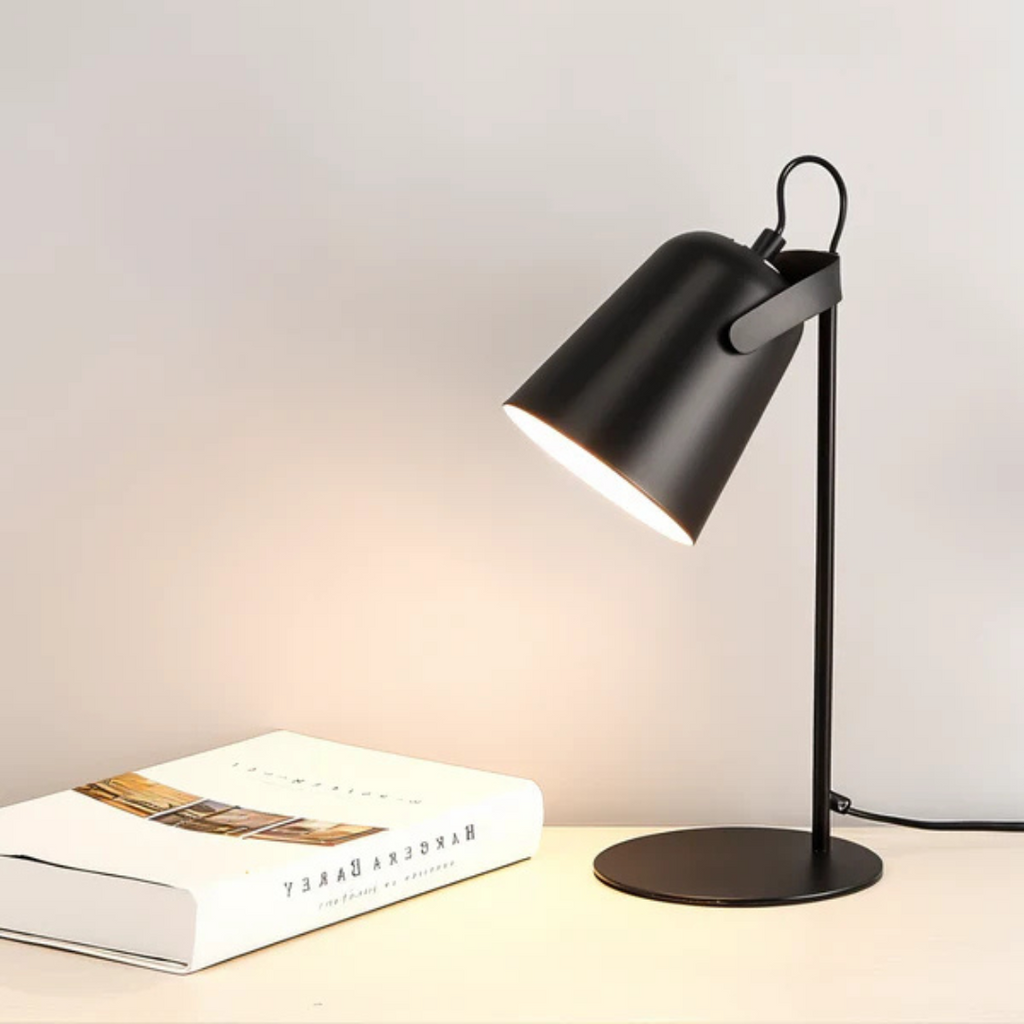 Architektonische Tischlampe mit Kegelschirm | Ormexis