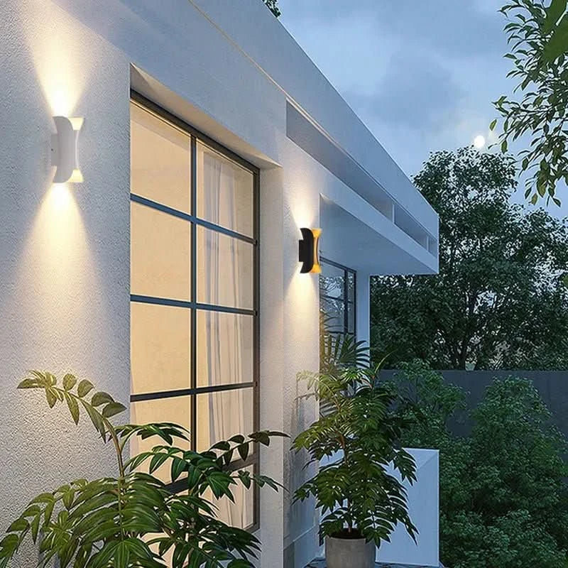 Lámpara de pared exterior arqueada LED LumaCurve IP65 resistente a la intemperie