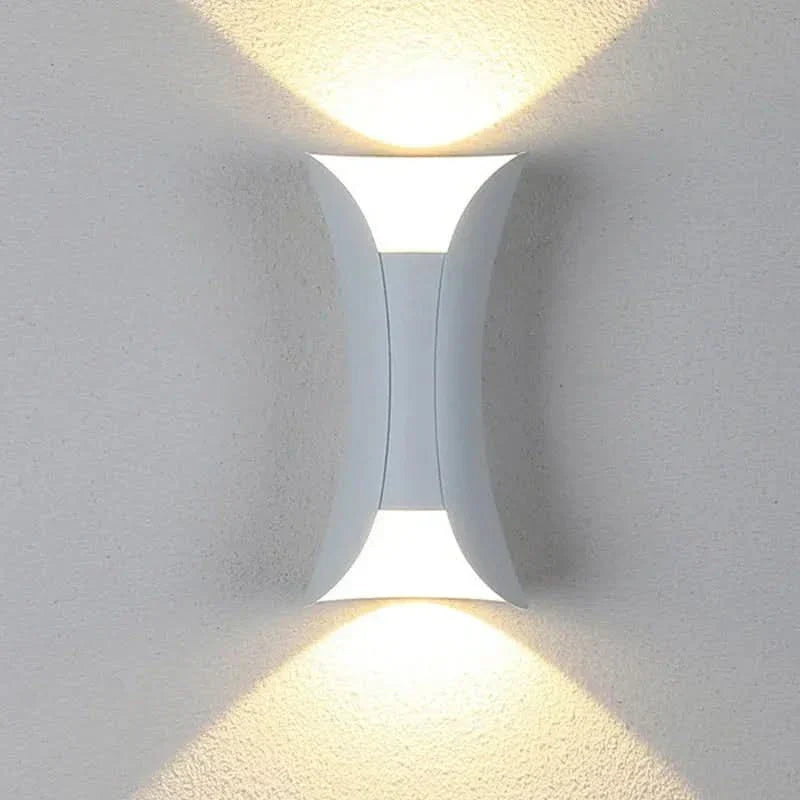 Lámpara de pared exterior arqueada LED LumaCurve IP65 resistente a la intemperie