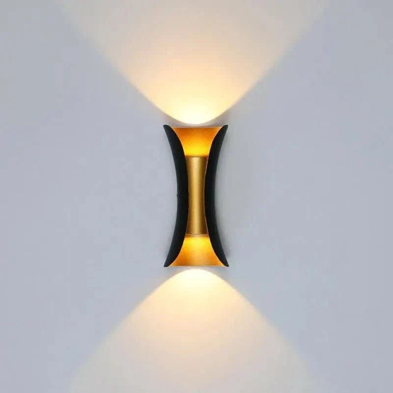 Lámpara de pared exterior arqueada LED LumaCurve IP65 resistente a la intemperie