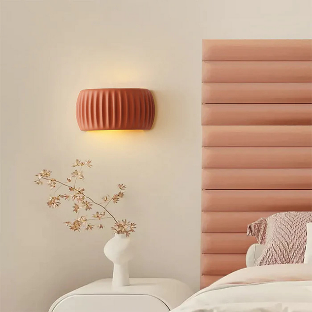 Minimal Ribbed Cylinder Wall Light | Ormexis