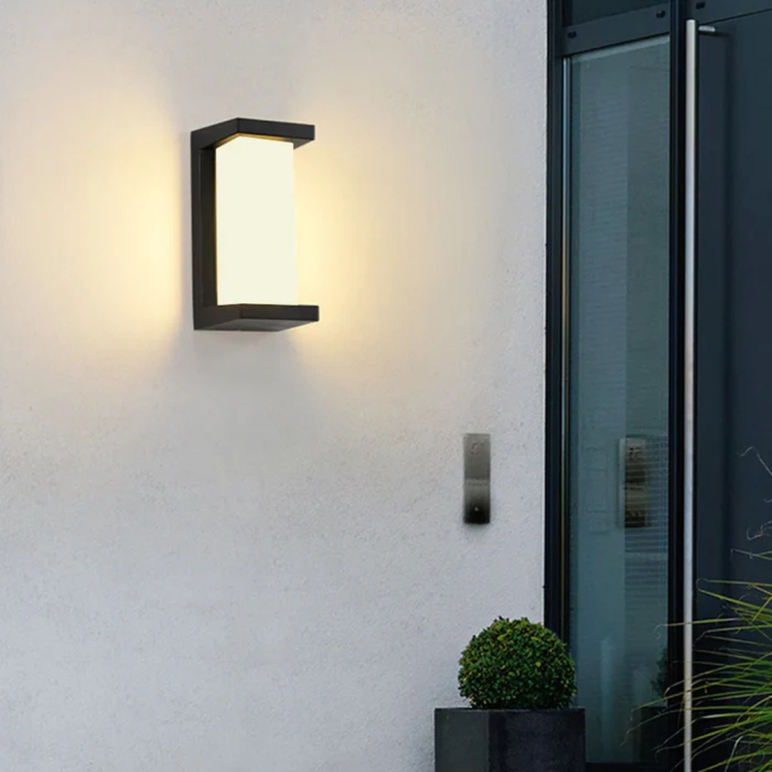 Architectural Outdoor Frame Wall Light | Ormexis