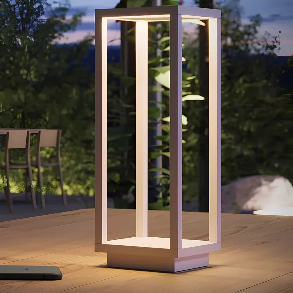 Obelisk Outdoor Column Light | Ormexis