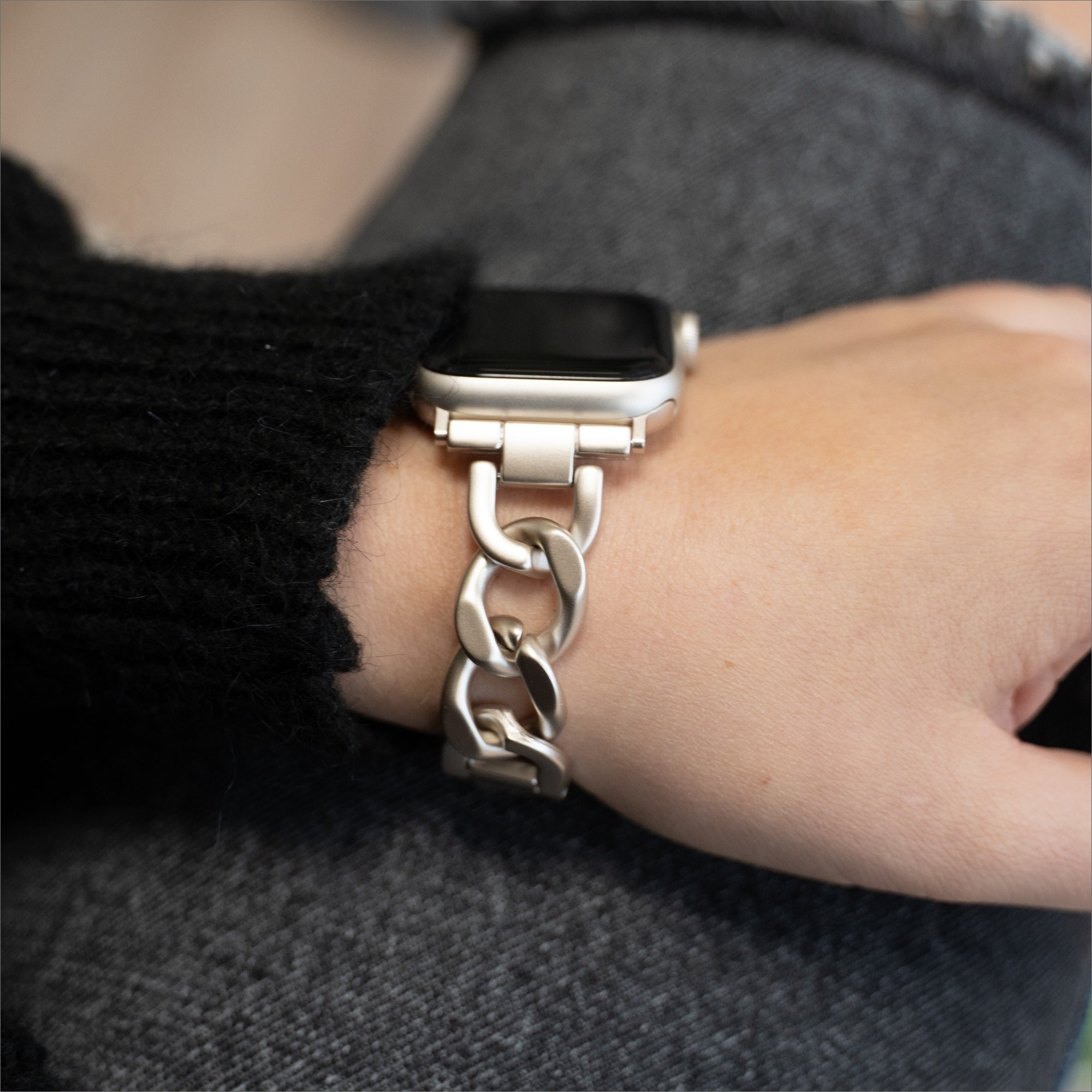 Prémiový doplněk Apple Watch s ocelovým řetízkovým páskem Starlight