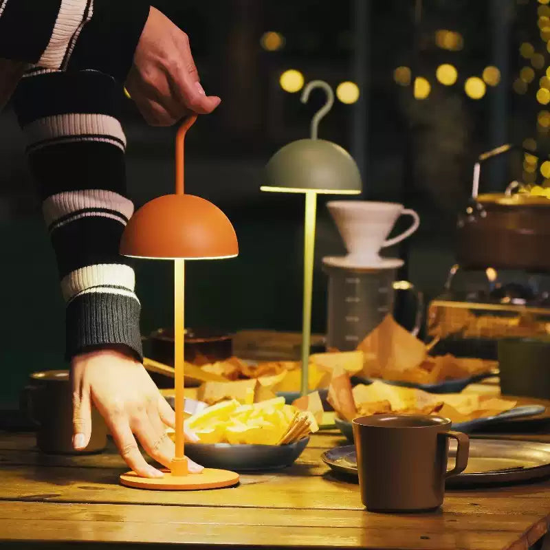Candeeiro de mesa portátil moderno | Ormexis