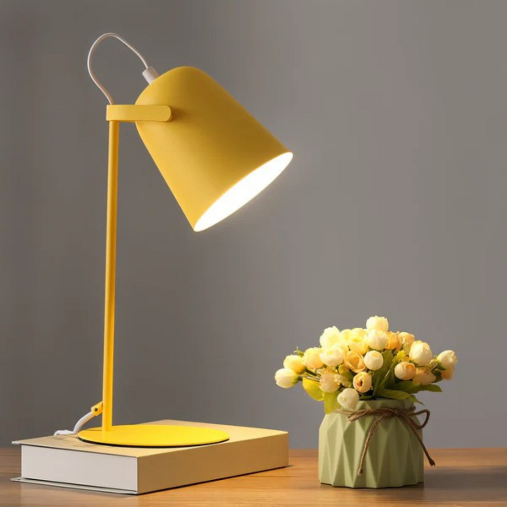 Architektonische Tischlampe mit Kegelschirm | Ormexis