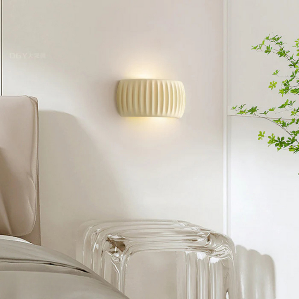 Minimal Ribbed Cylinder Wall Light | Ormexis