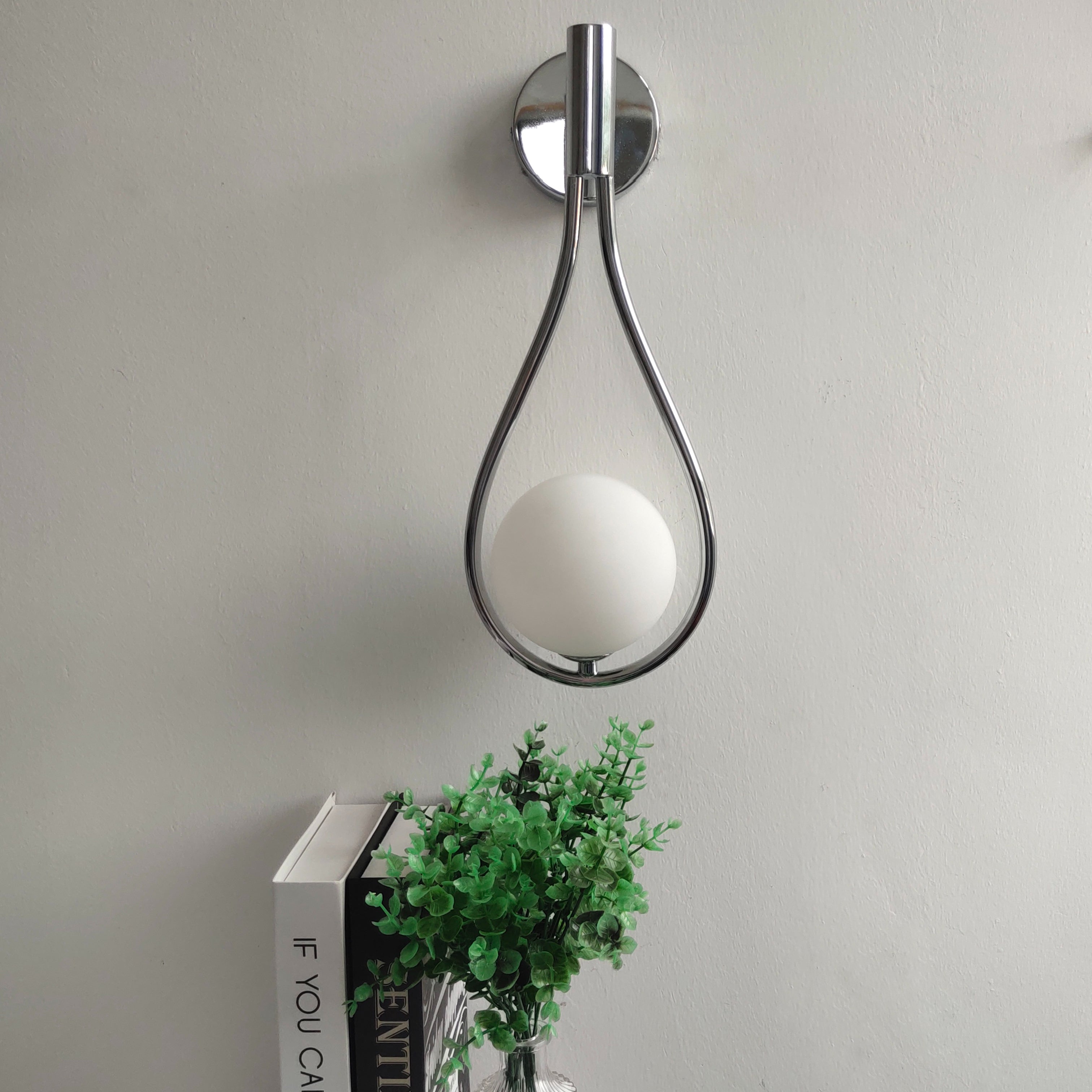 Silhouette Loop Wall Light | Ormexis