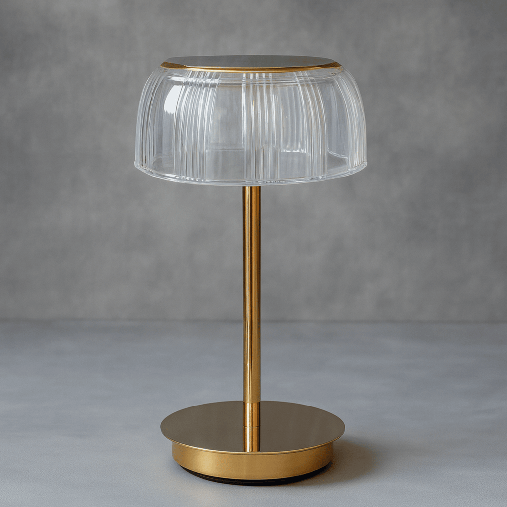 Räfflad bordslampa i glas med stämningsbelysning | Ormexis