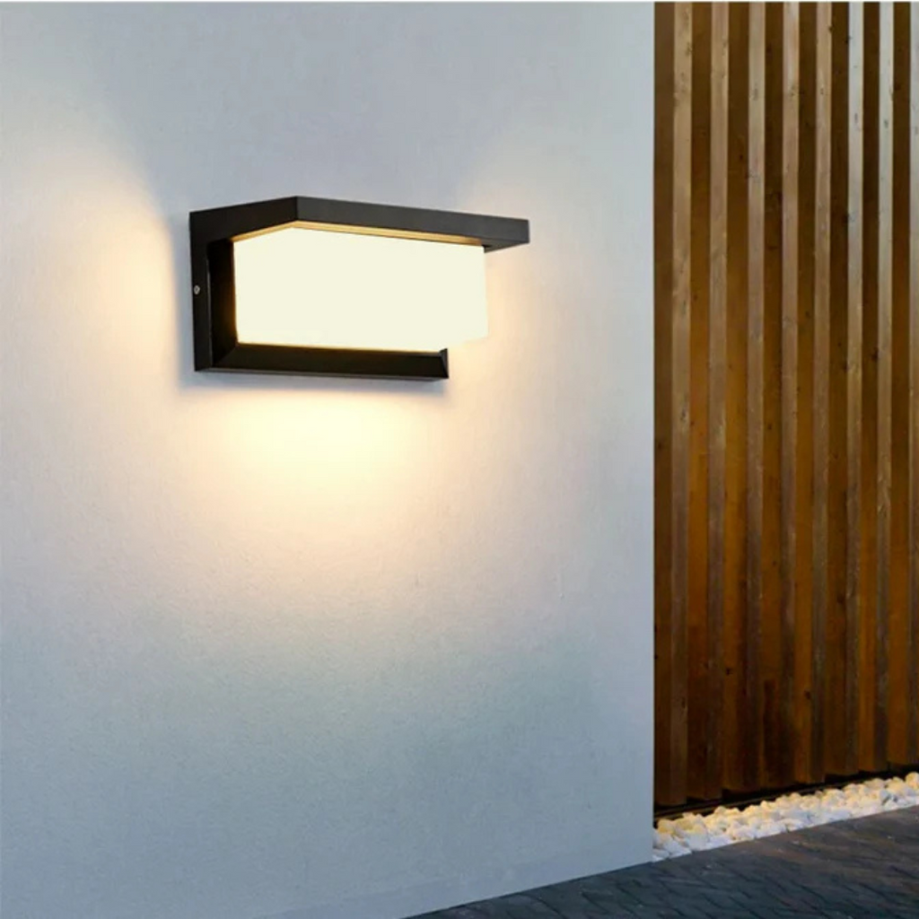 Architectural Outdoor Frame Wall Light | Ormexis