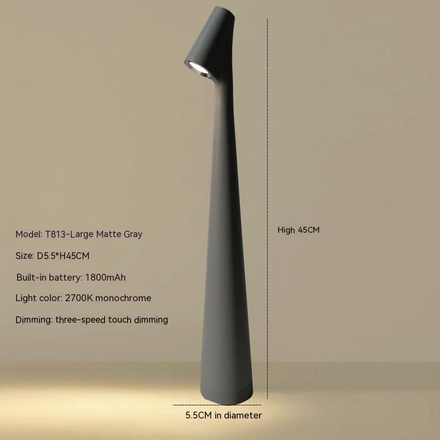 Stylová stolní lampa s kovovým povrchem, dobíjecí, pro vnitřní i venkovní použití