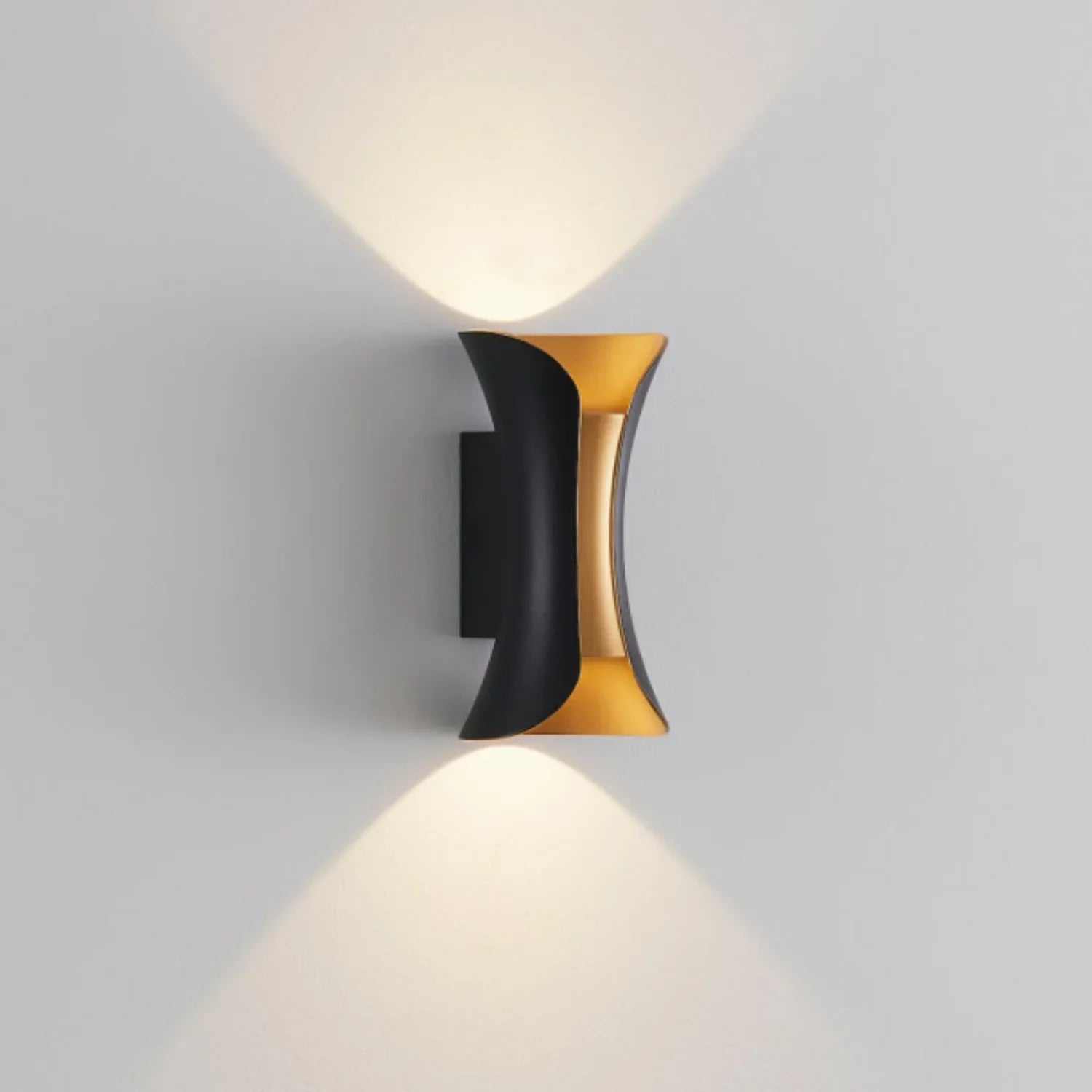 Cadenza Flame Wall Light | Ormexis