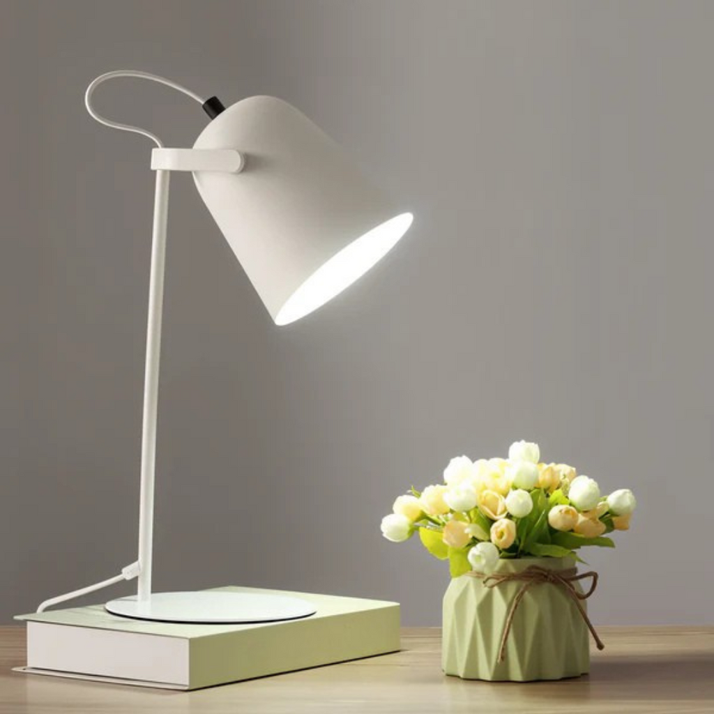 Architektonische Tischlampe mit Kegelschirm | Ormexis