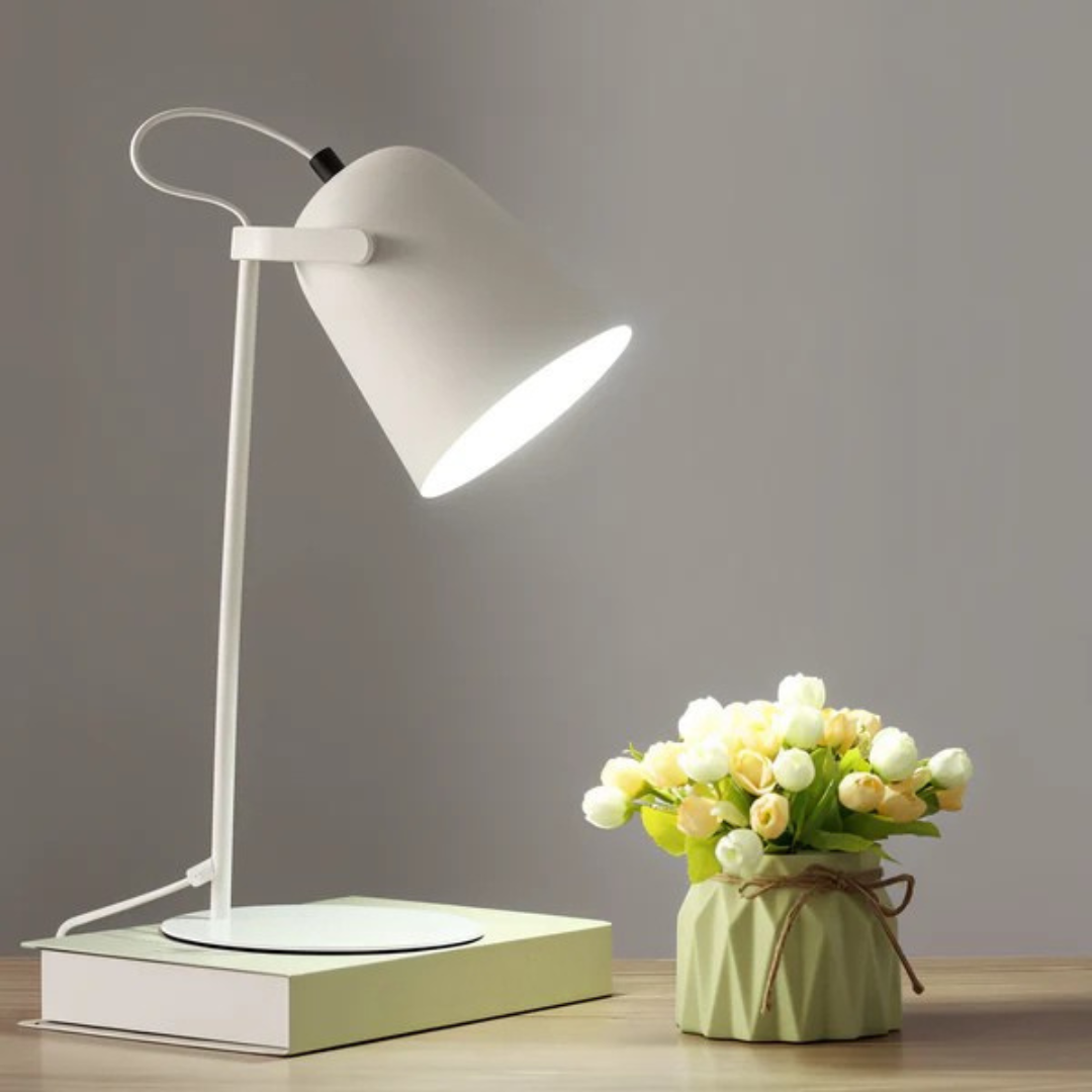 Architektonische Tischlampe mit Kegelschirm | Ormexis