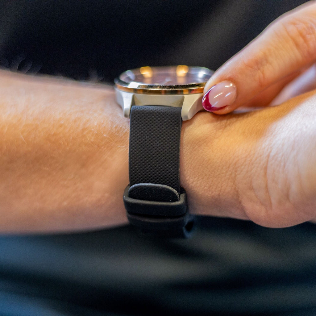 Univerzální silikonový řemínek 18 mm s rychloupínacím zapínáním pro hodinky