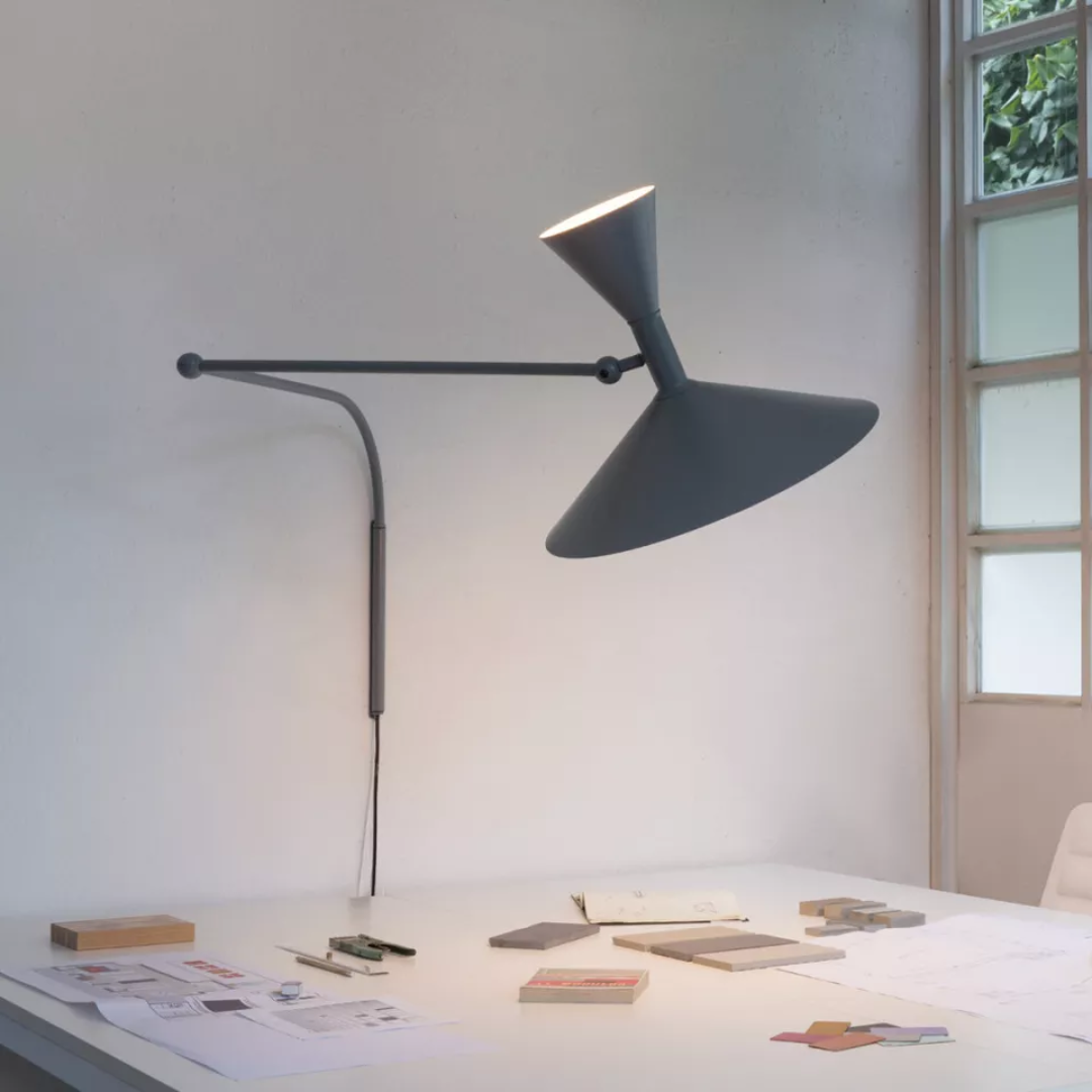 Rzeźbiarska lampa ścienna z ruchomym ramieniem | Ormexis