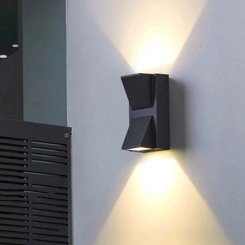 Fasetterad arkitektonisk vägglampa | Ormexis