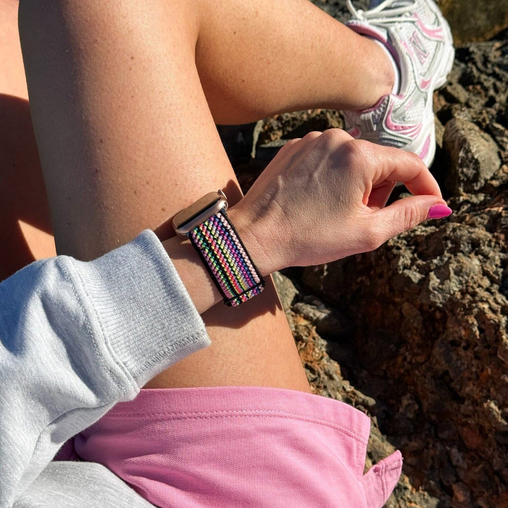 Pestrý elastický pásek s proužky pro Apple Watch pro celodenní pohodlí