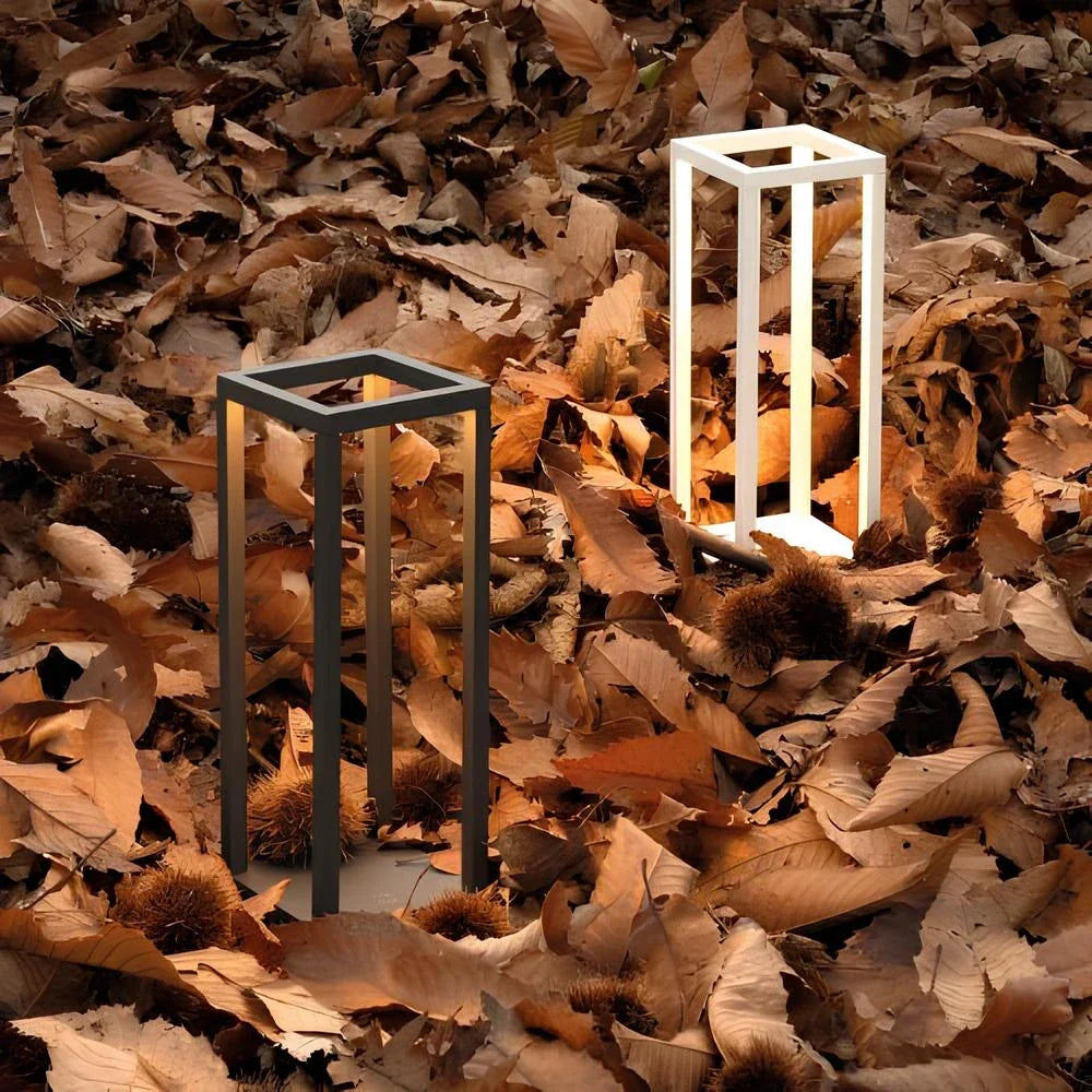 Obelisk Outdoor Column Light | Ormexis