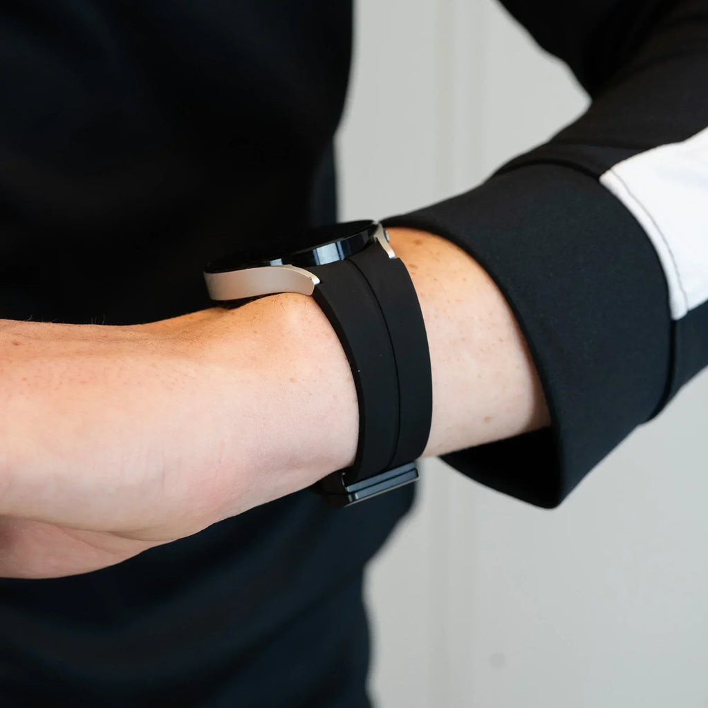 Pásek Bandz s D sponou ze silikonu pro Samsung Galaxy Watch 5 Pro černý