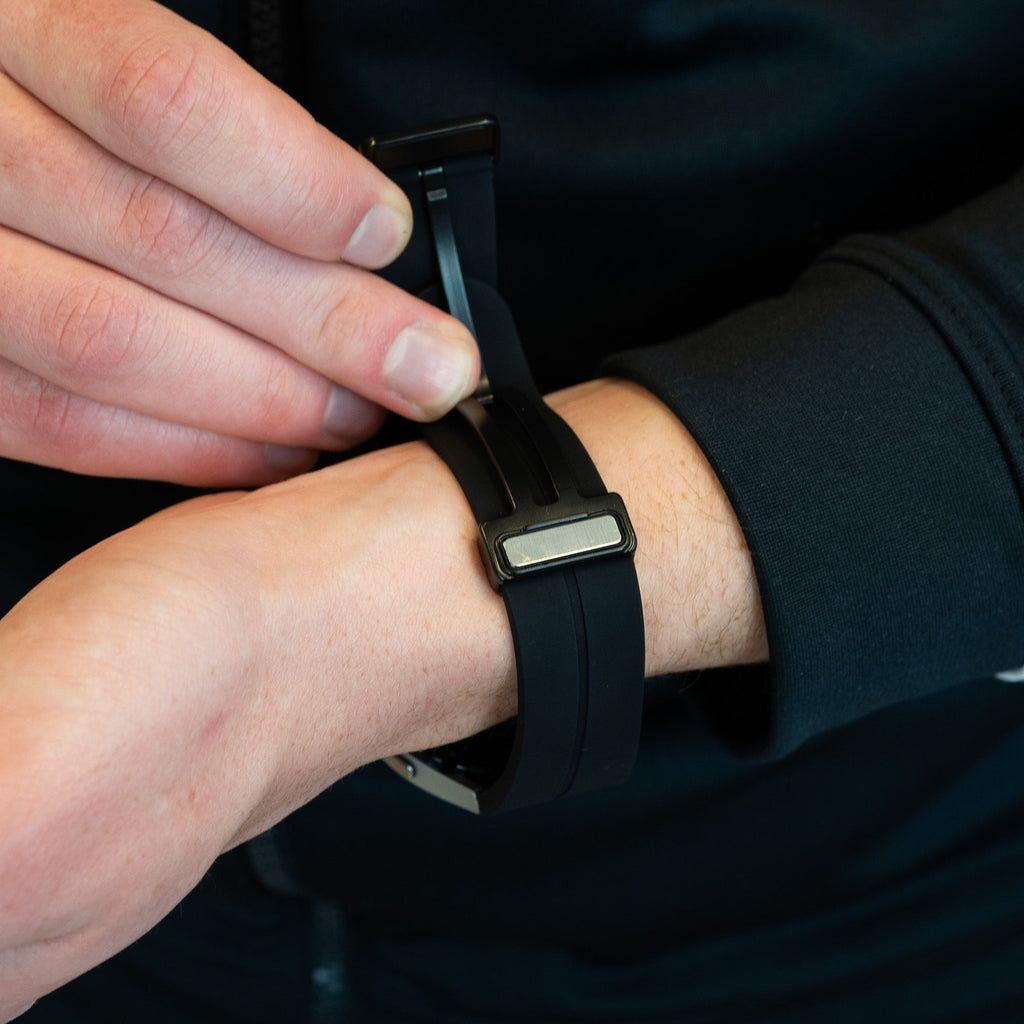 Pásek Bandz s D sponou ze silikonu pro Samsung Galaxy Watch 5 Pro černý