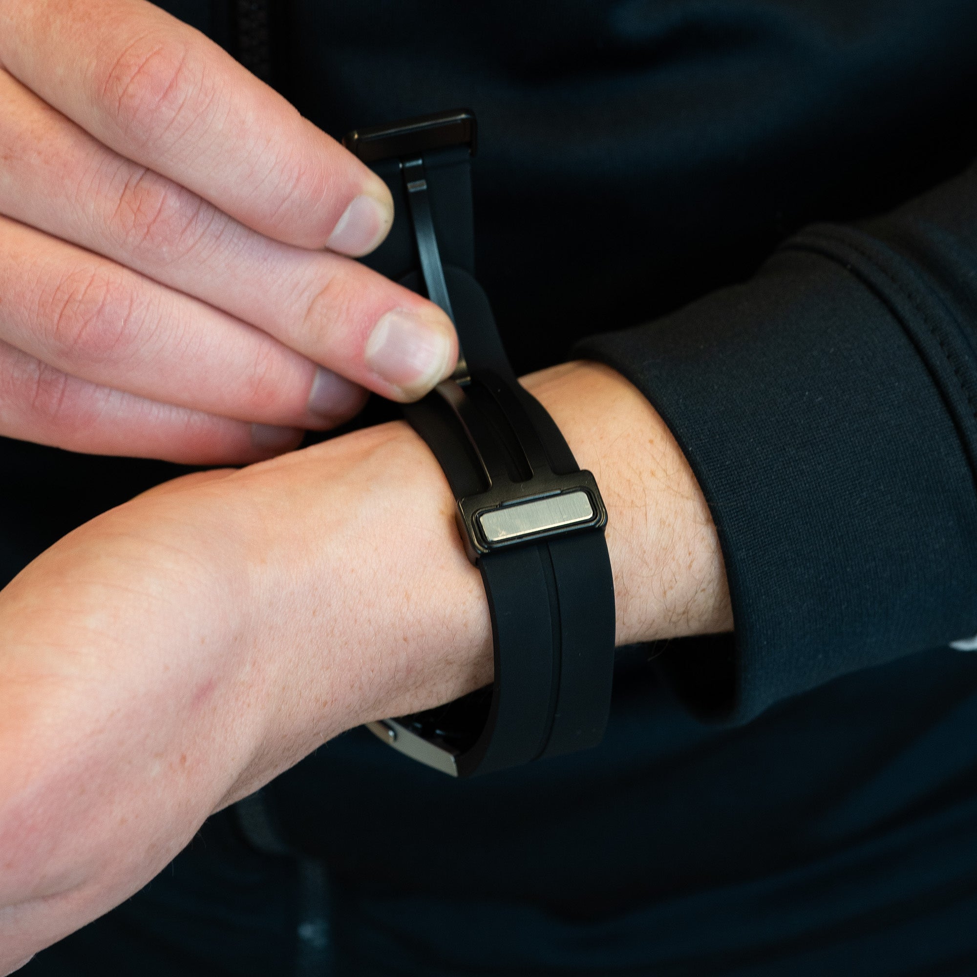 Curea Bandz din silicon cu cataramă D pentru Samsung Galaxy Watch 5 Pro, negru