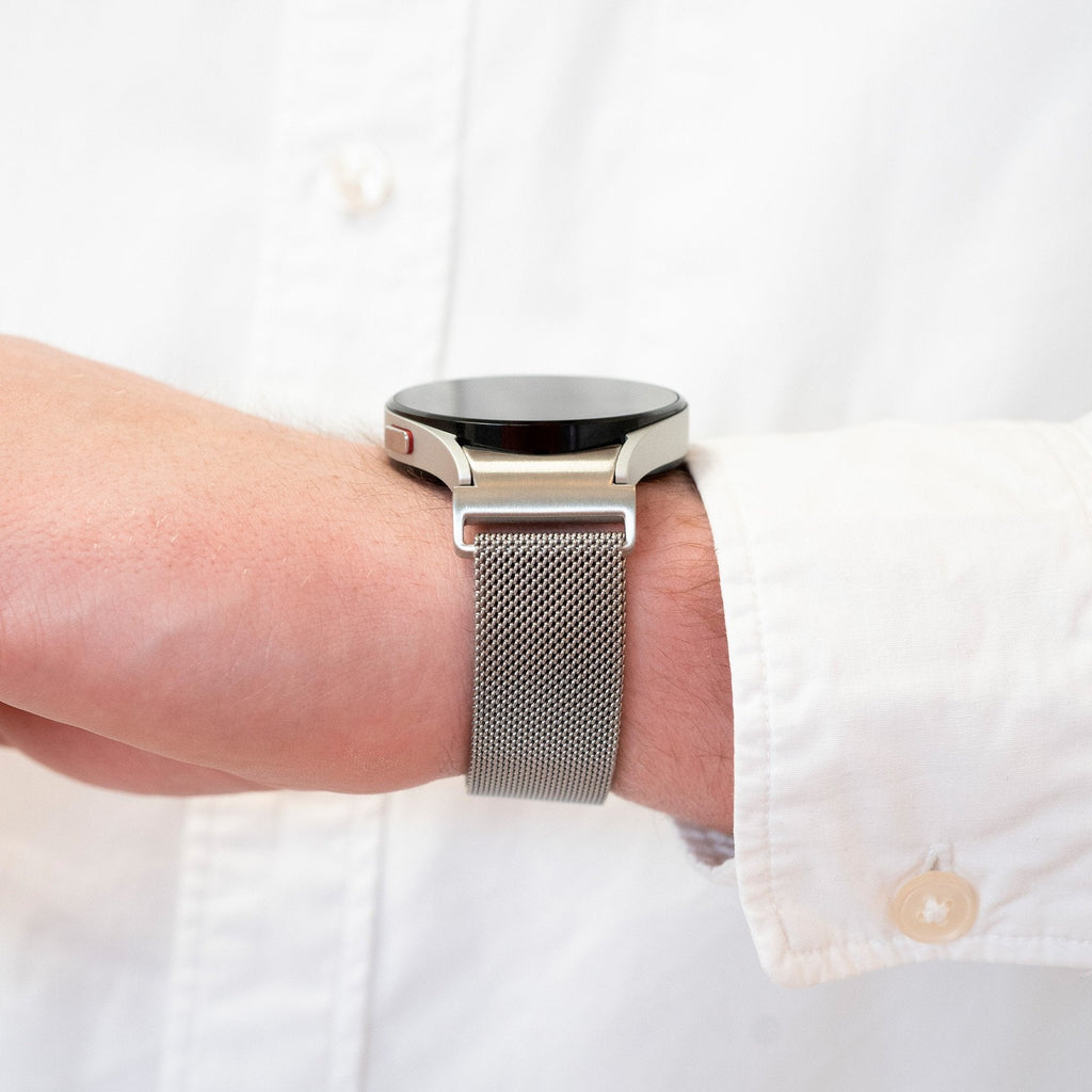 Samsung Galaxy Watch 7 44mm Prateado com Bracelete Milanesa e Fecho de Pressão