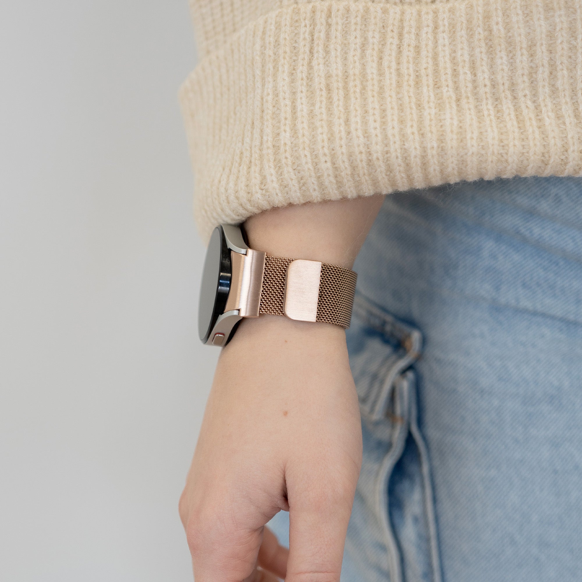 Samsung Galaxy Watch 6 40mm růžově zlatý Milanese řemínek s jedním tlačítkem