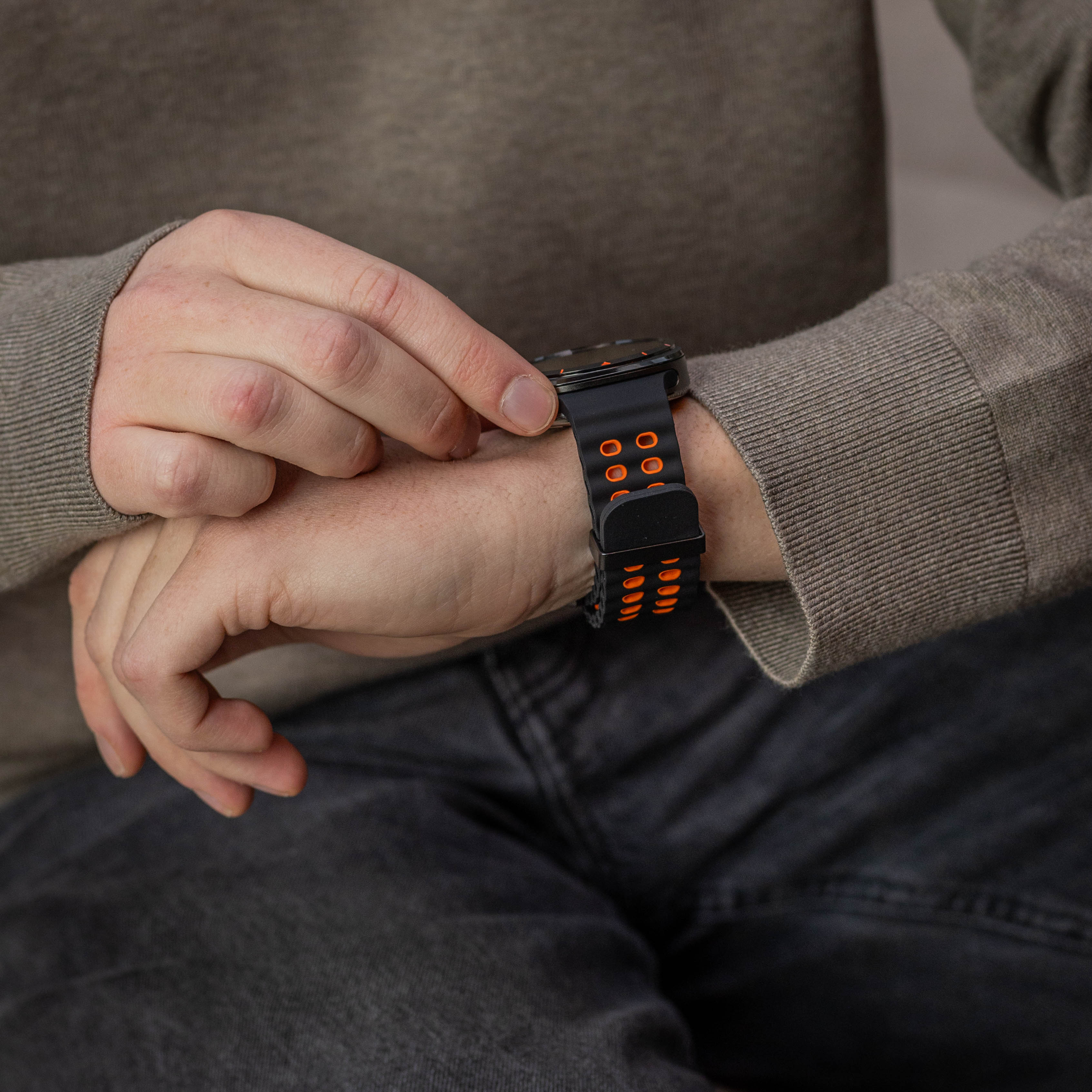 Samsung Galaxy Watch Ultra Wave silikonearmbånd orange og sort