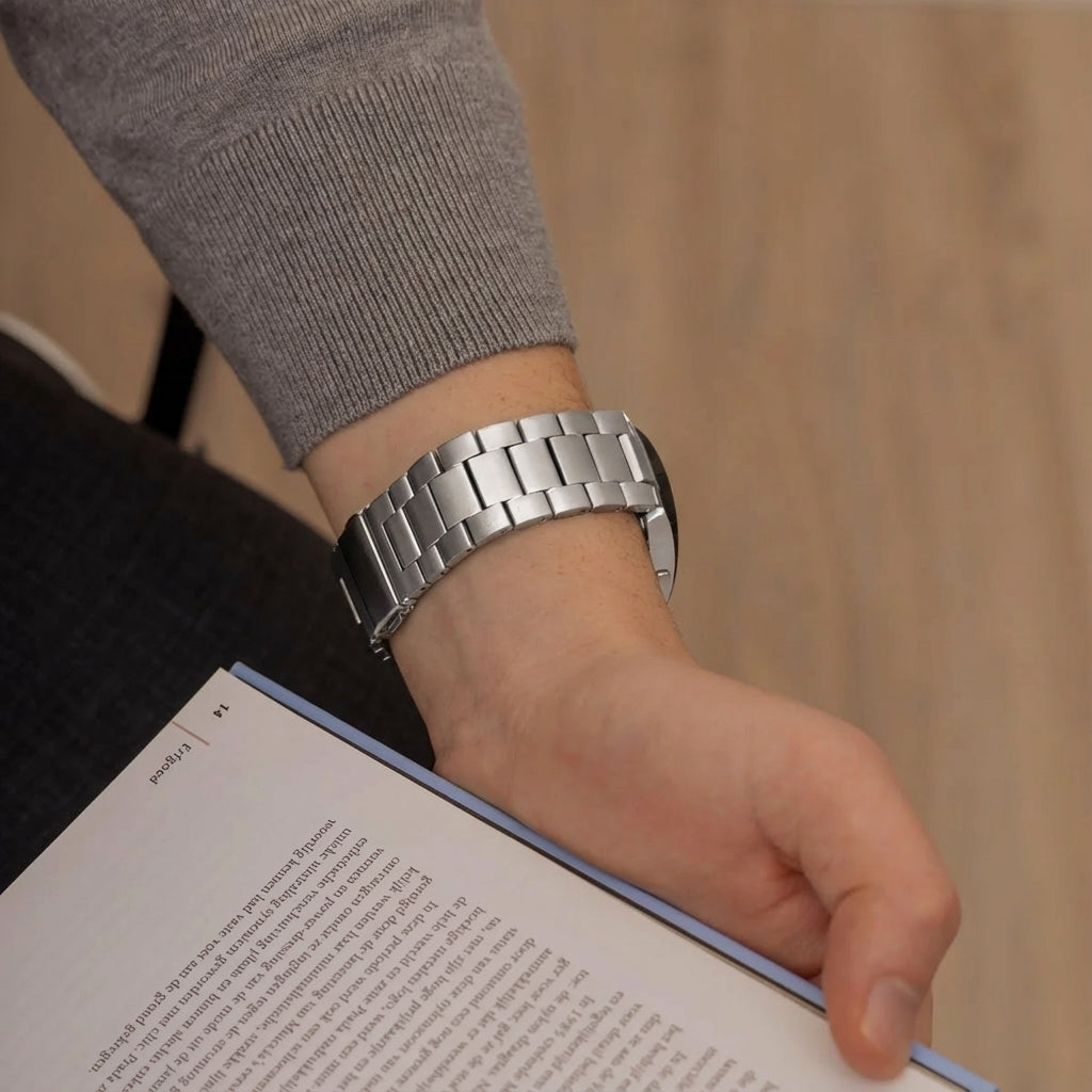 Samsung Galaxy Watch 4 Classic stříbrné s titanovým páskem 46 mm