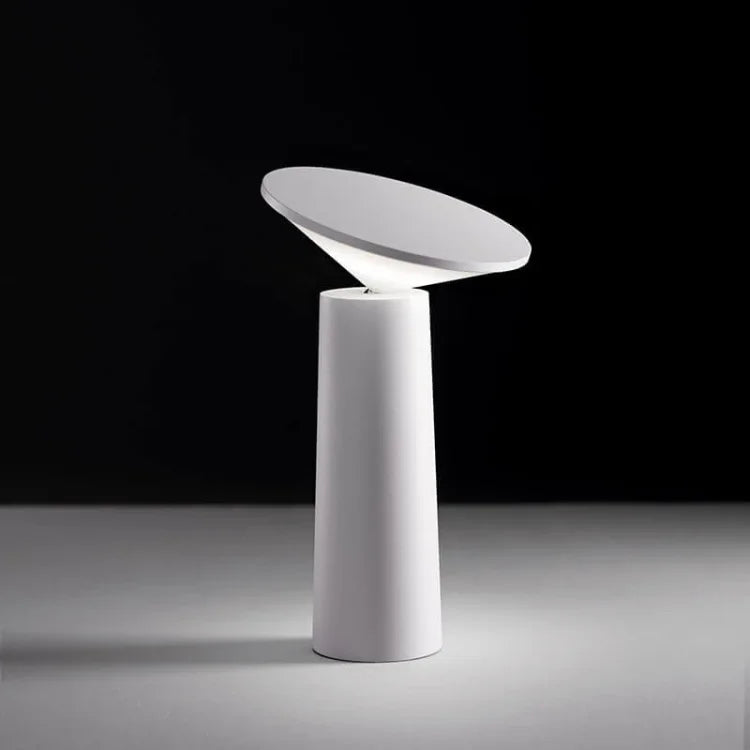 Vanta Cone Table Lamp | Ormexis