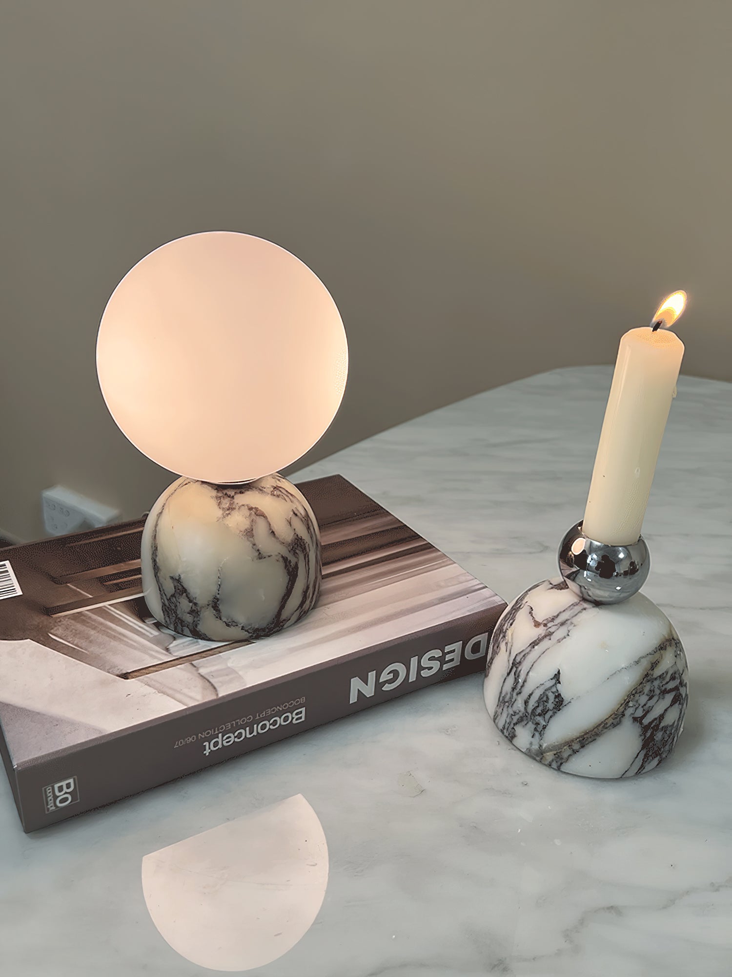 Carrara-marmeren globe-tafellamp | Ormexis