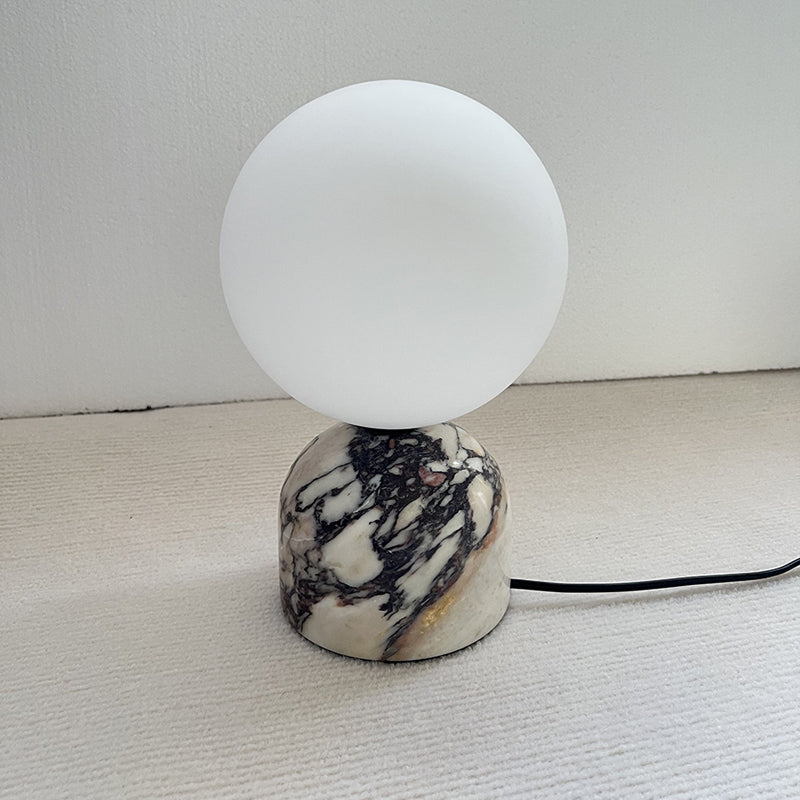 Carrara-marmeren globe-tafellamp | Ormexis