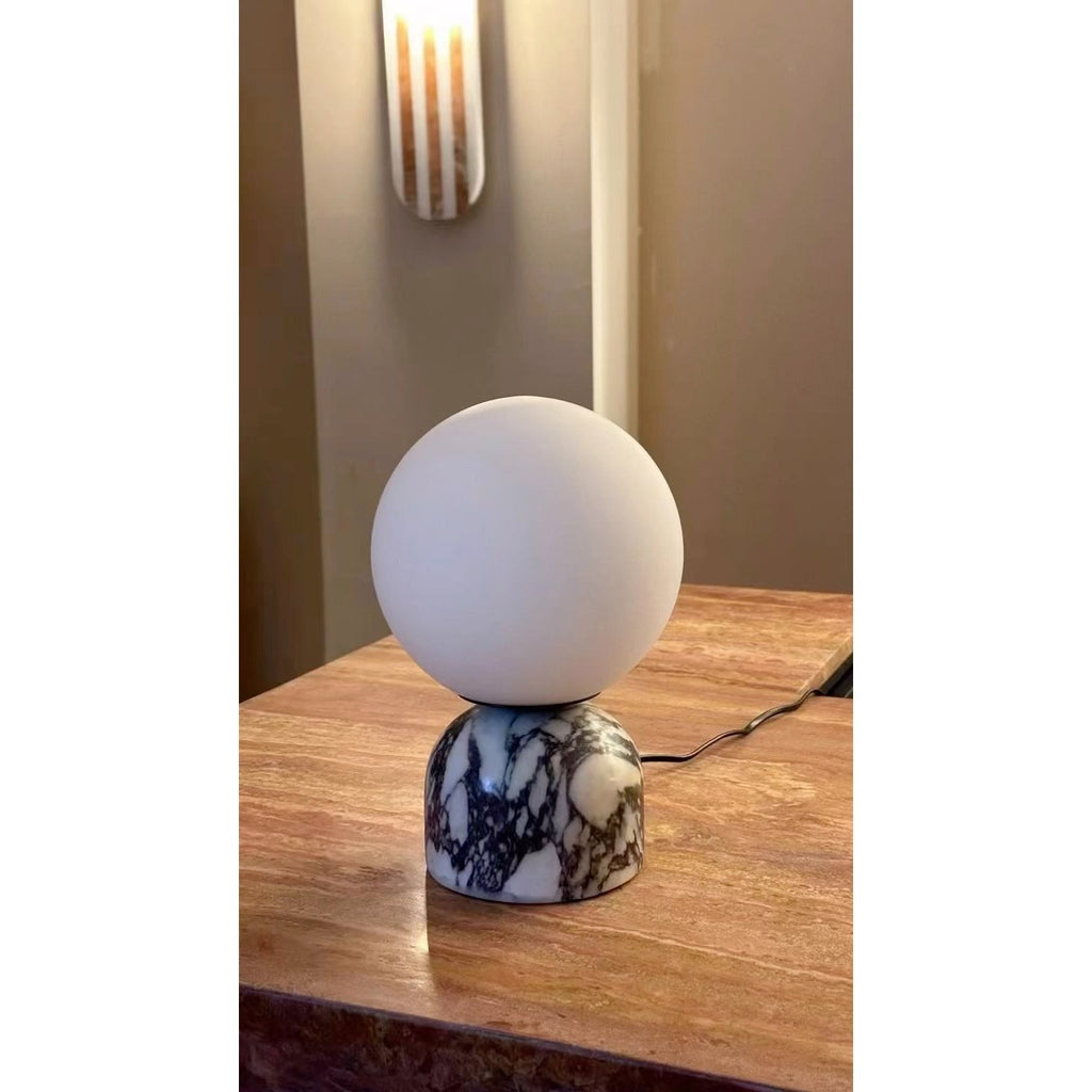 Carrara-marmeren globe-tafellamp | Ormexis
