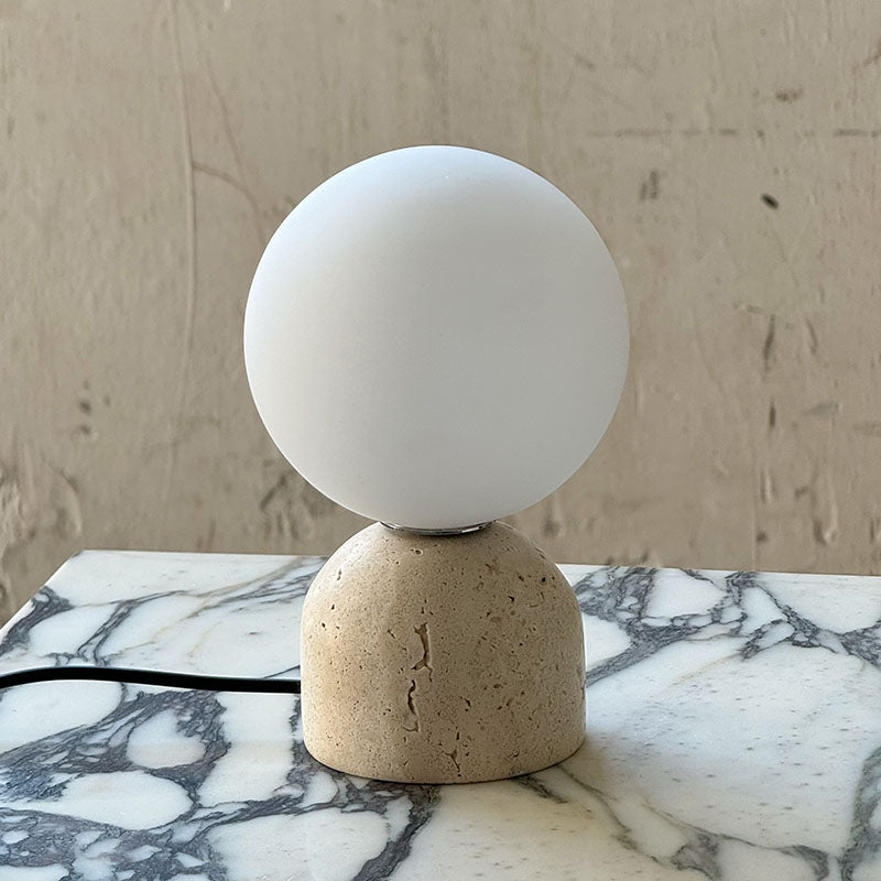 Carrara-marmeren globe-tafellamp | Ormexis