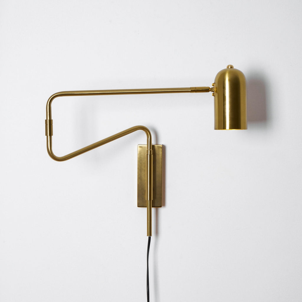 Lámpara de pared metálica enchufable con brazo articulado | Ormexis