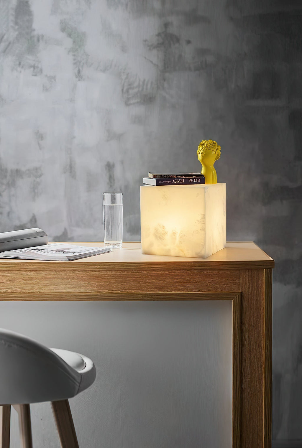 Minimalistisk monolitisk bordlampe | Ormexis