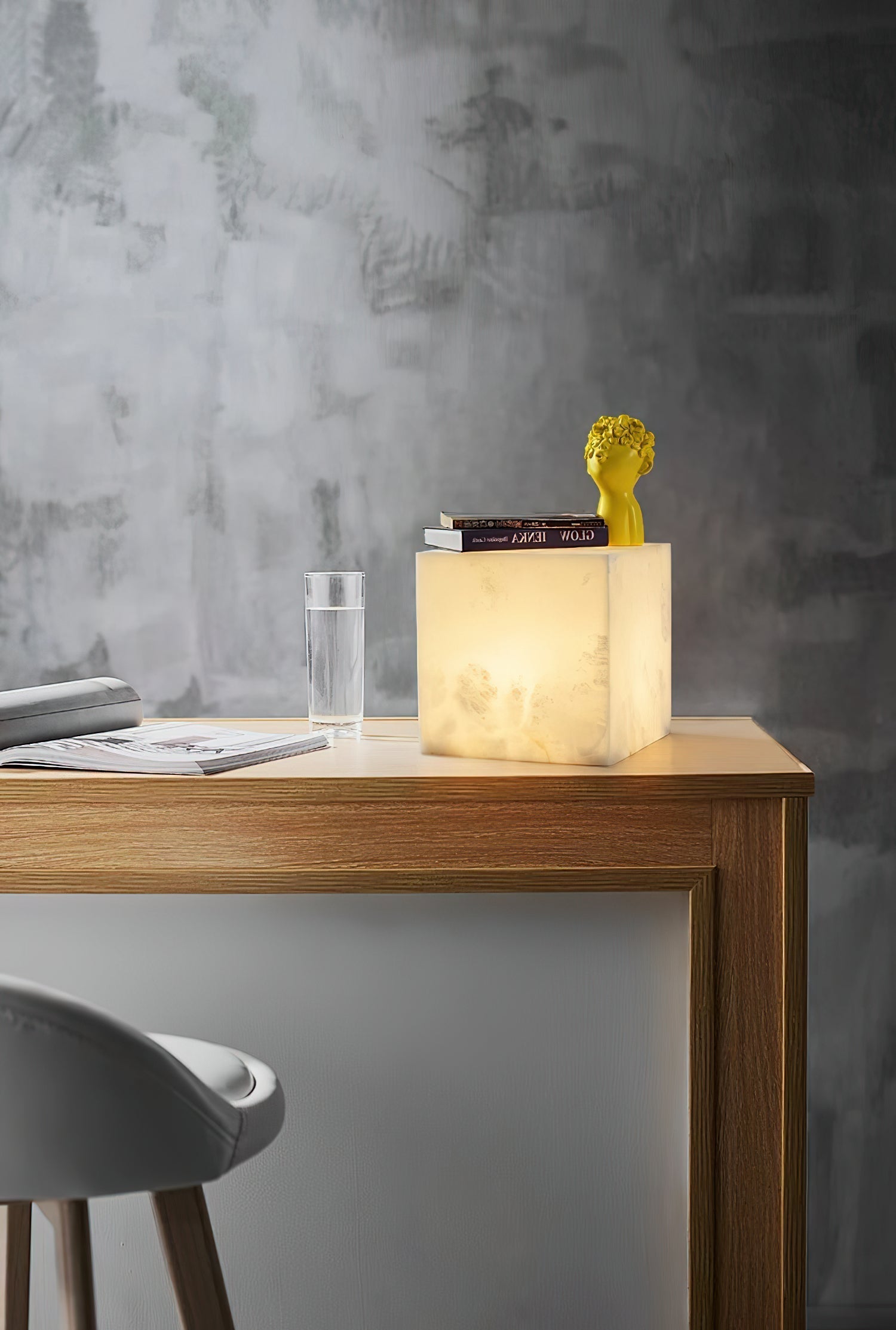 Minimalistisk monolitisk bordlampe | Ormexis