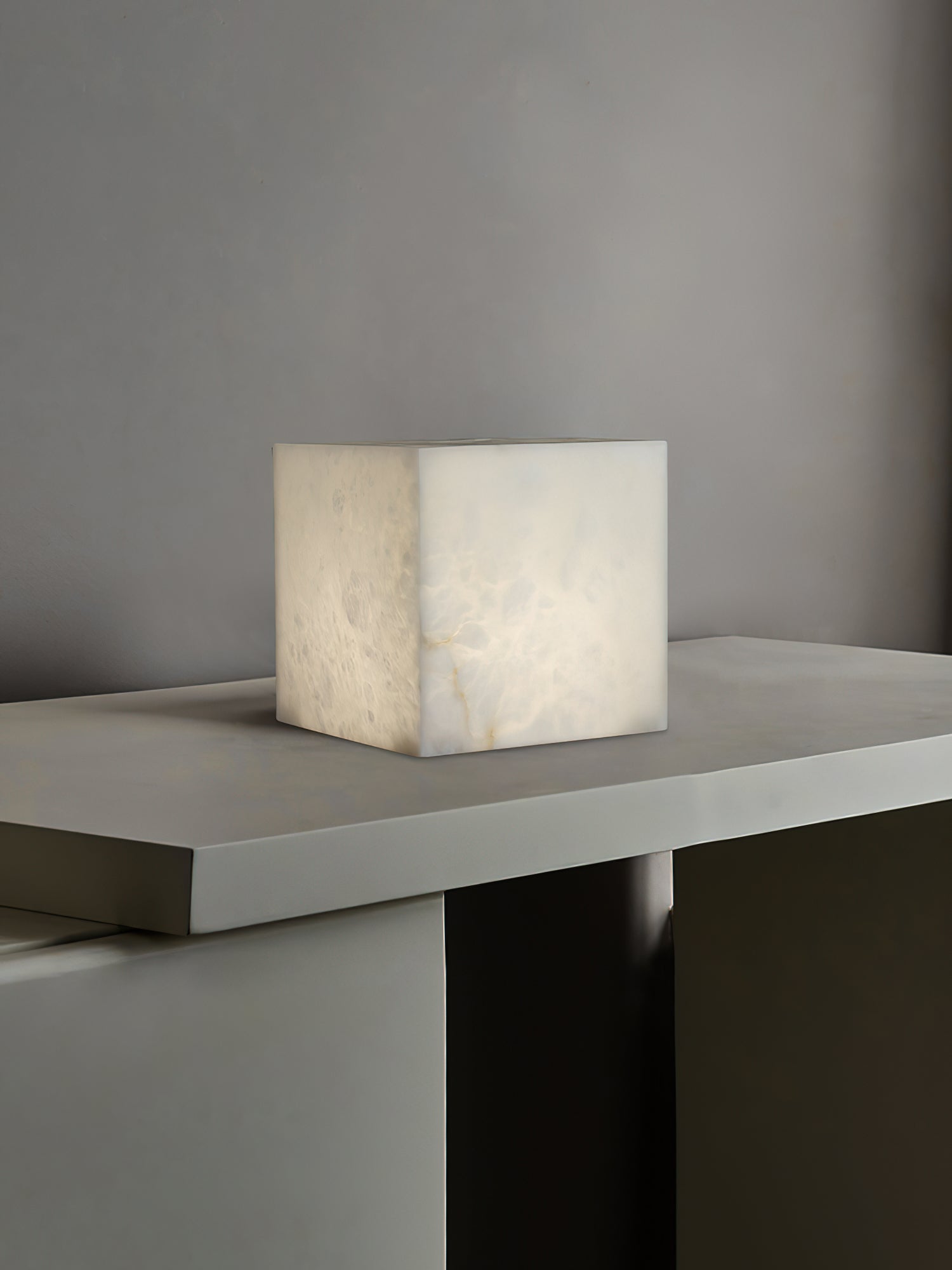 Minimalistisk monolitisk bordlampe | Ormexis