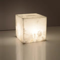 Minimalistisk monolitisk bordlampe | Ormexis
