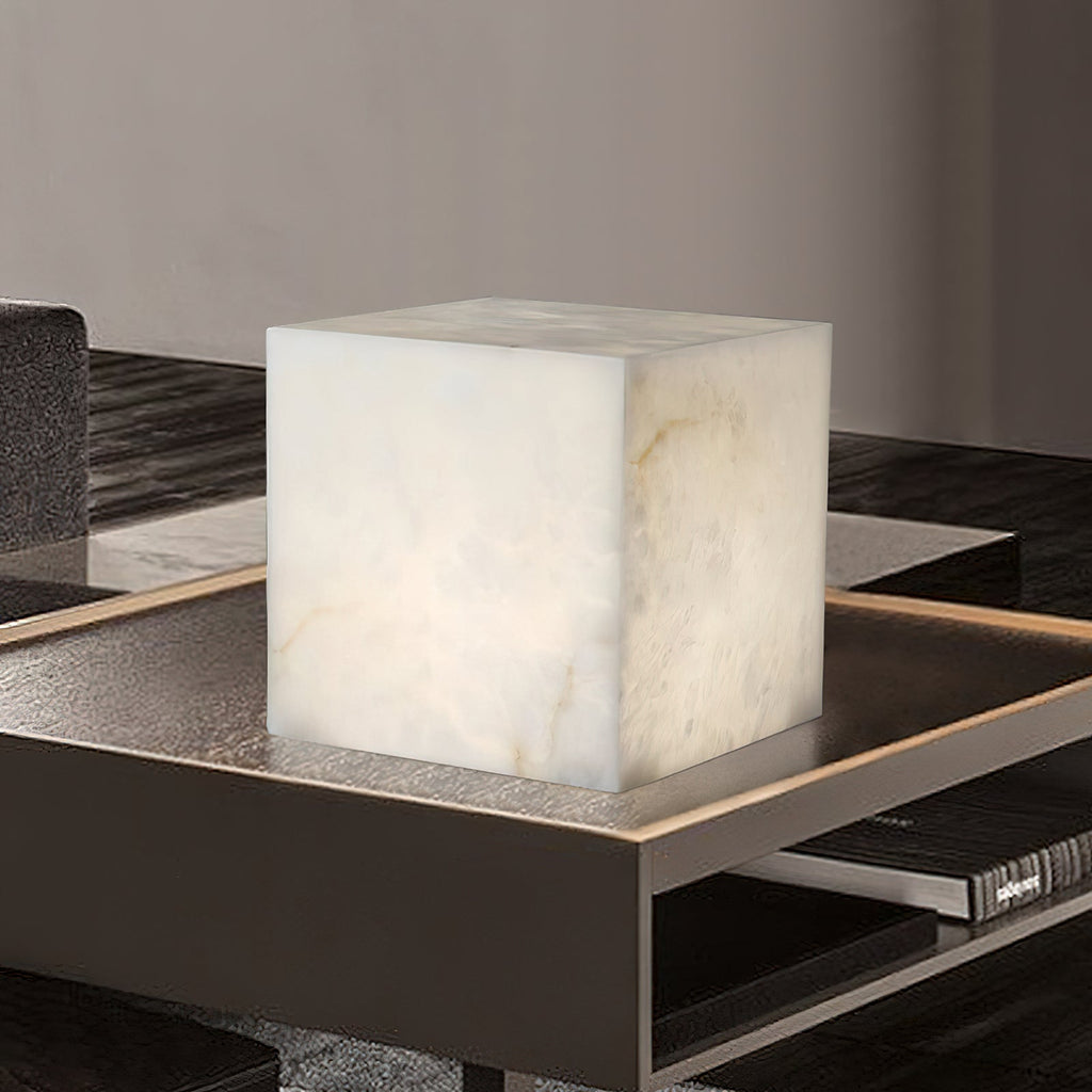 Minimalistisk monolitisk bordlampe | Ormexis