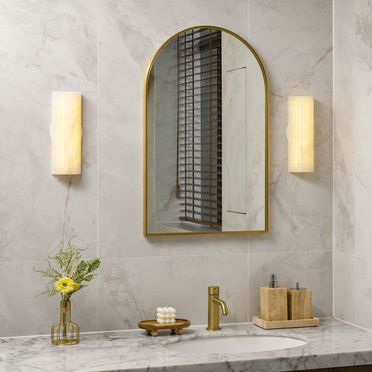 Rula Alabaster Wall Light | Ormexis